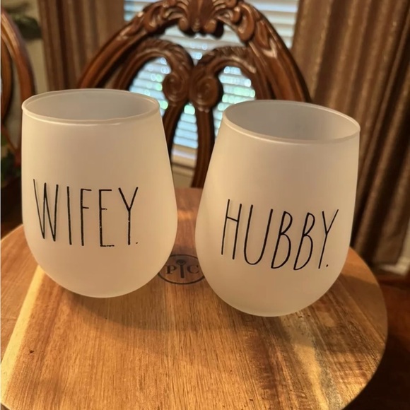 Hubby and Wifey frosted stemless glassware - Picture 1 of 5